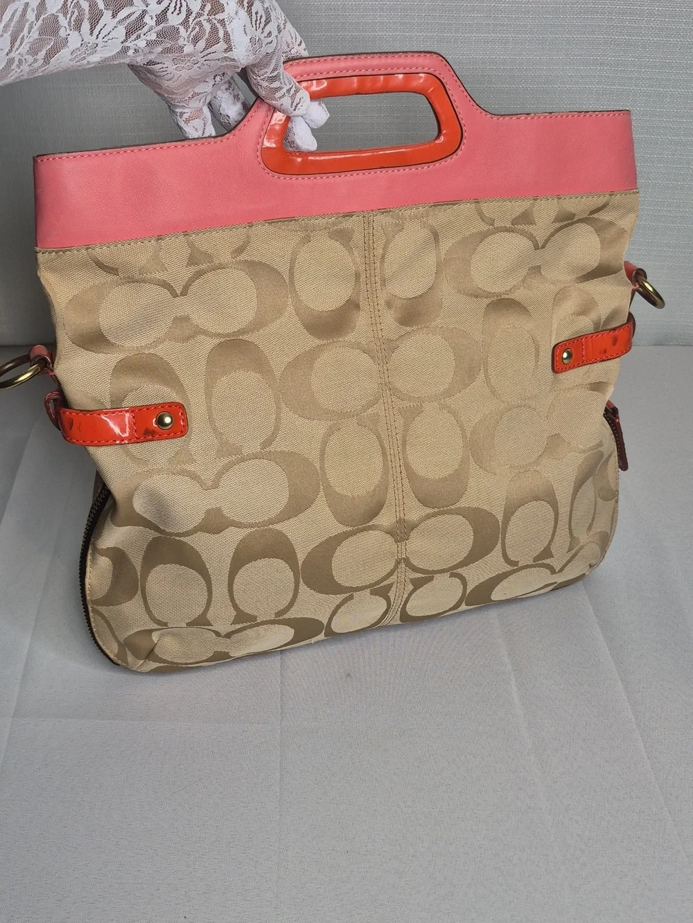 COACH HANDBAG/CLUTCH
